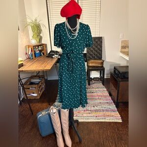 ✨ Vintage-Inspired Green Polka Dot Midi Dress ✨